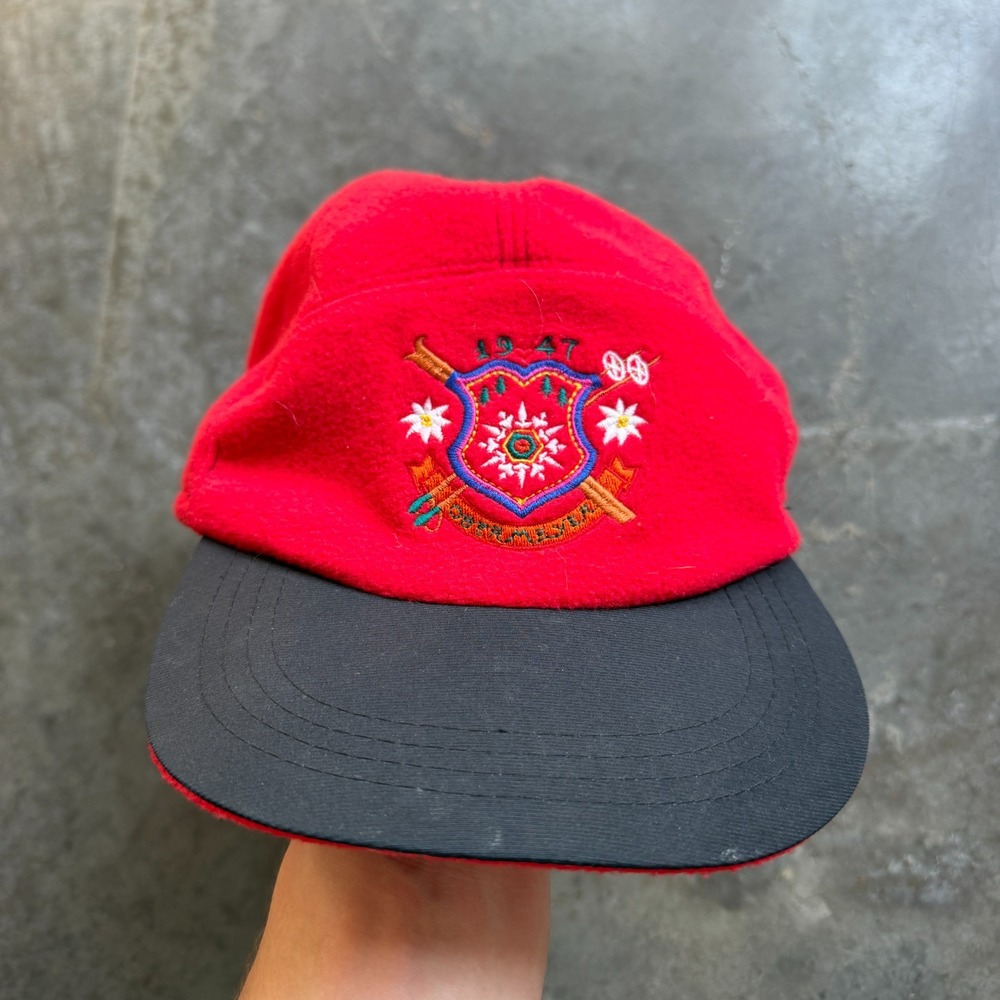 OBERMEYER 1947 Ski Patch Womens Red Fleece Cap Hat With Ear Neck Flap Size M/L